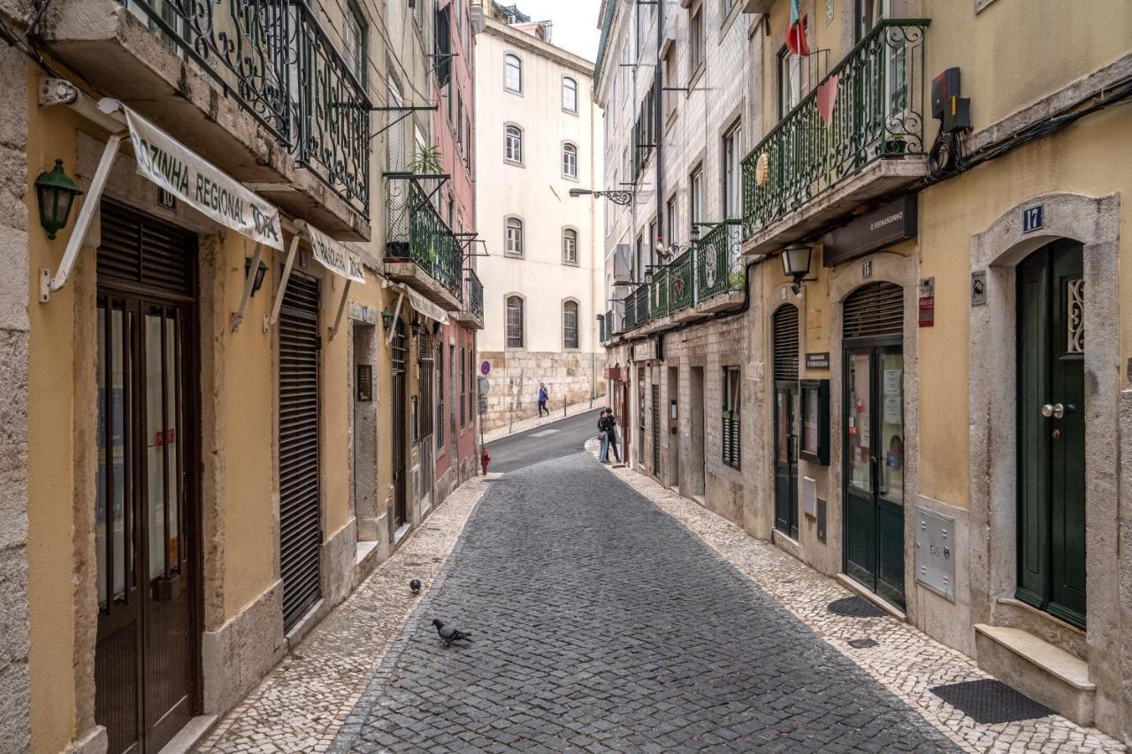 Cozy One Bedroom In Historic Location - Carmo Apartment Lissabon