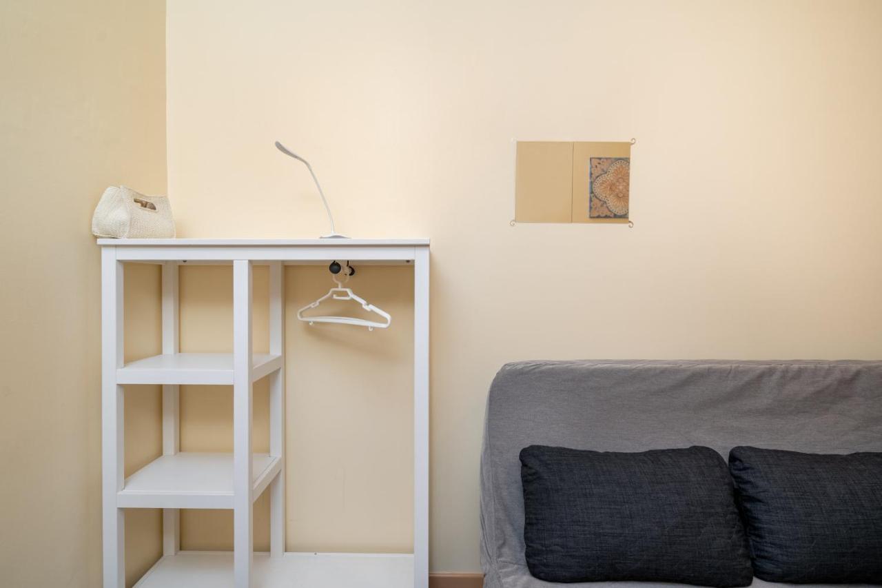Apartment Cozy One Bedroom In Historic Location - Carmo Lissabon